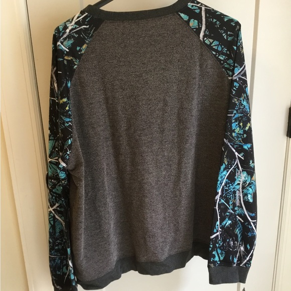 Women's Gray Sweatshirt with Black and Blue Camo Sleeves Size XXXL - Picture 5 of 6